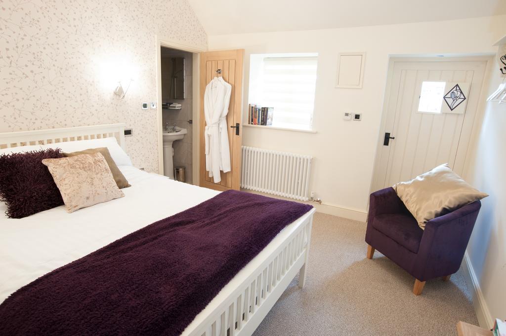Hotel The Bluebell Helpston Exterior foto