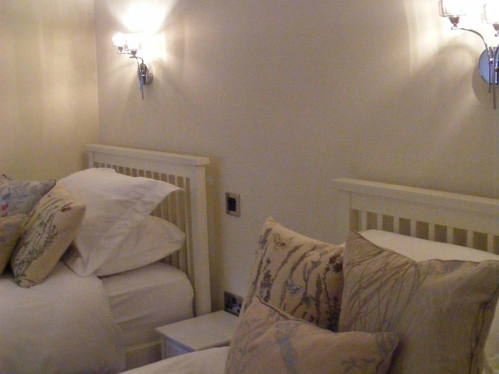 Hotel The Bluebell Helpston Exterior foto